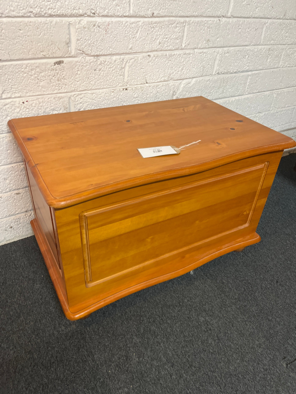 Pine top open blanket box  3225