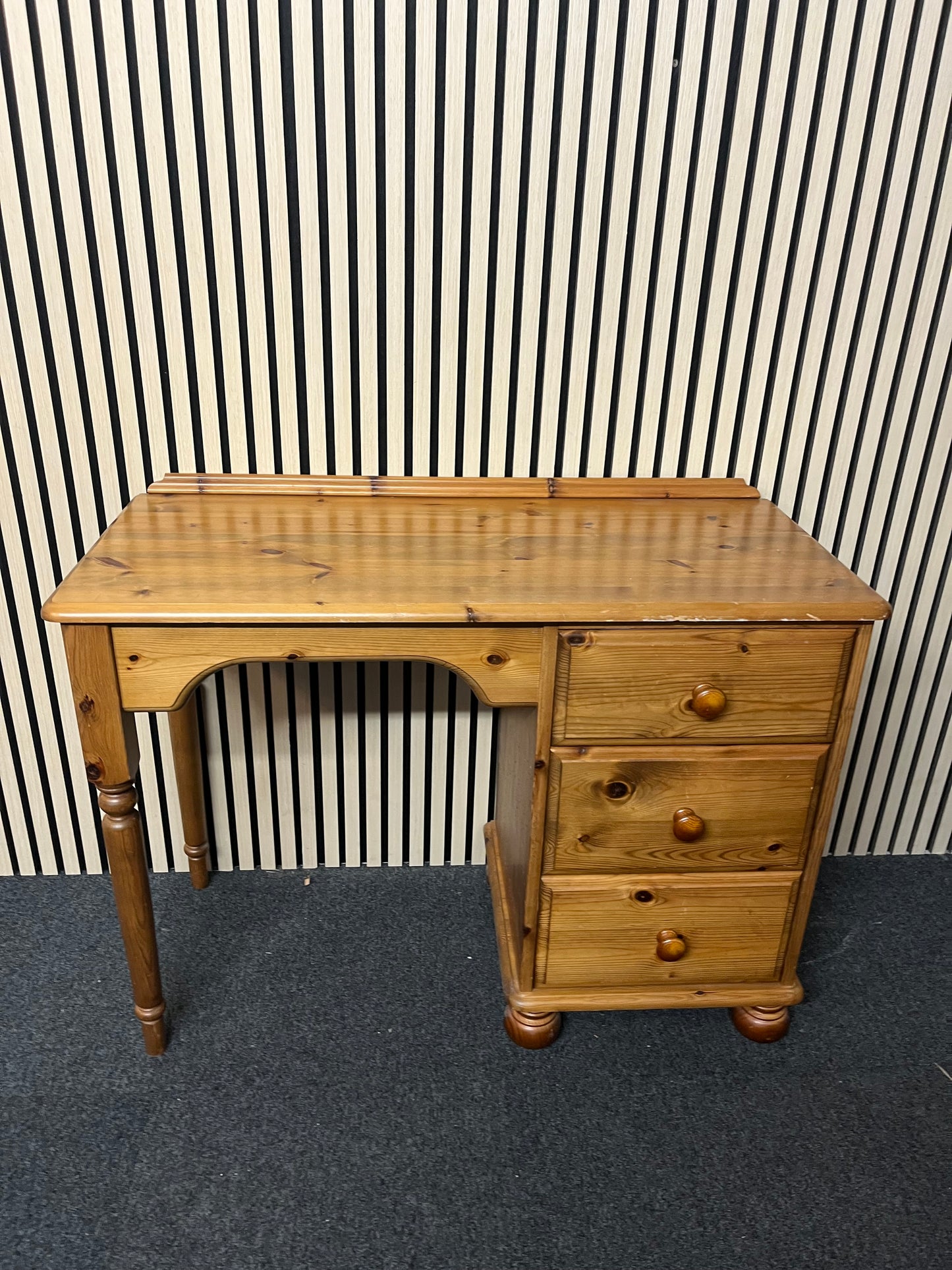 Solid pine 3 drawer desk dresser 2325