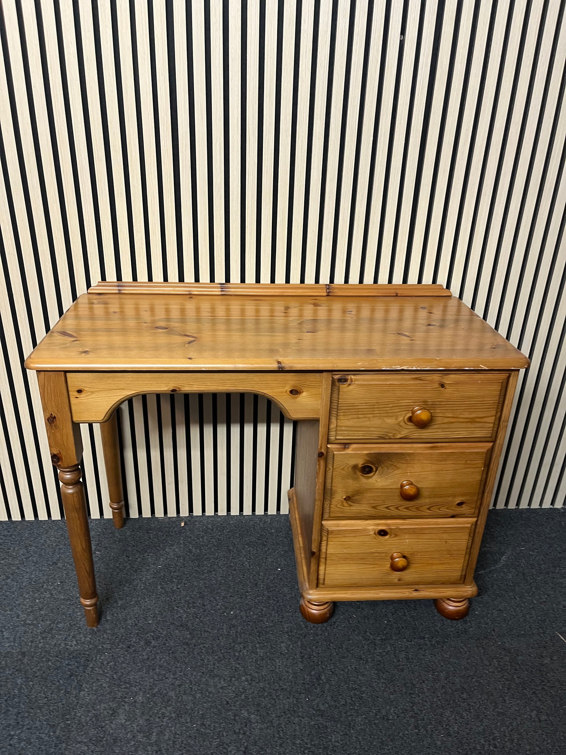 Solid pine 3 drawer desk dresser 2325