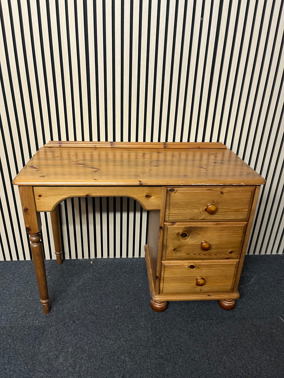Solid pine 3 drawer desk dresser 2325
