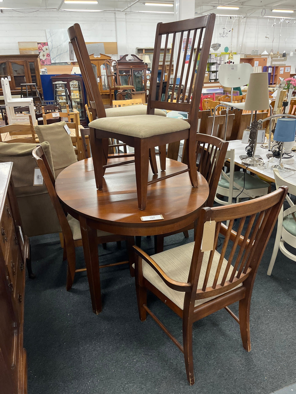 Oval extendable mahogany dining table with 2 no. carvers and 4 no. dining chairs with mustard fabric seat 2225