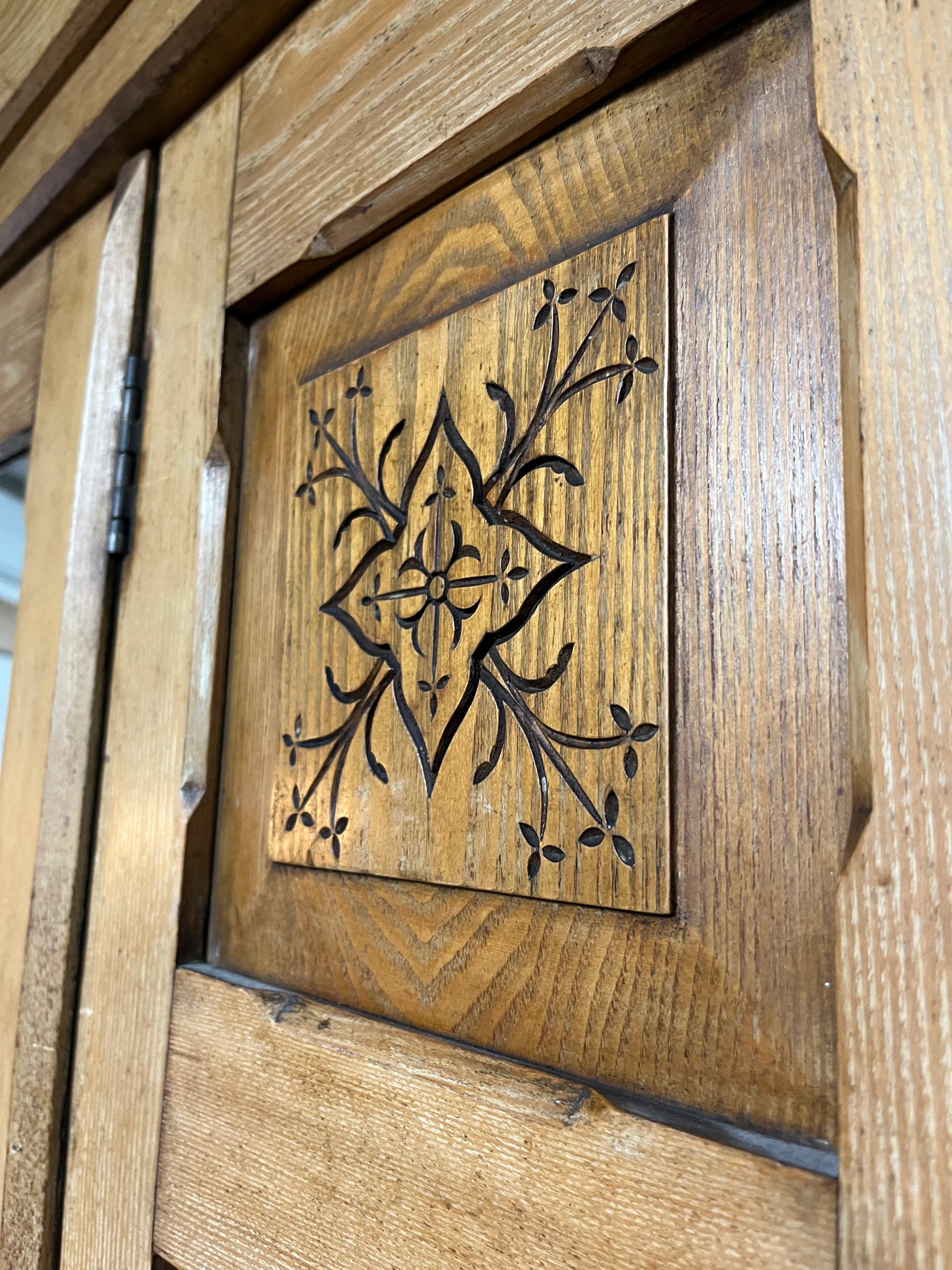 Large solid Victorian Ash antique wardrobe with central mirror -handmade in Ireland (H 2250 x W 1480 x D 560 mm) 1225