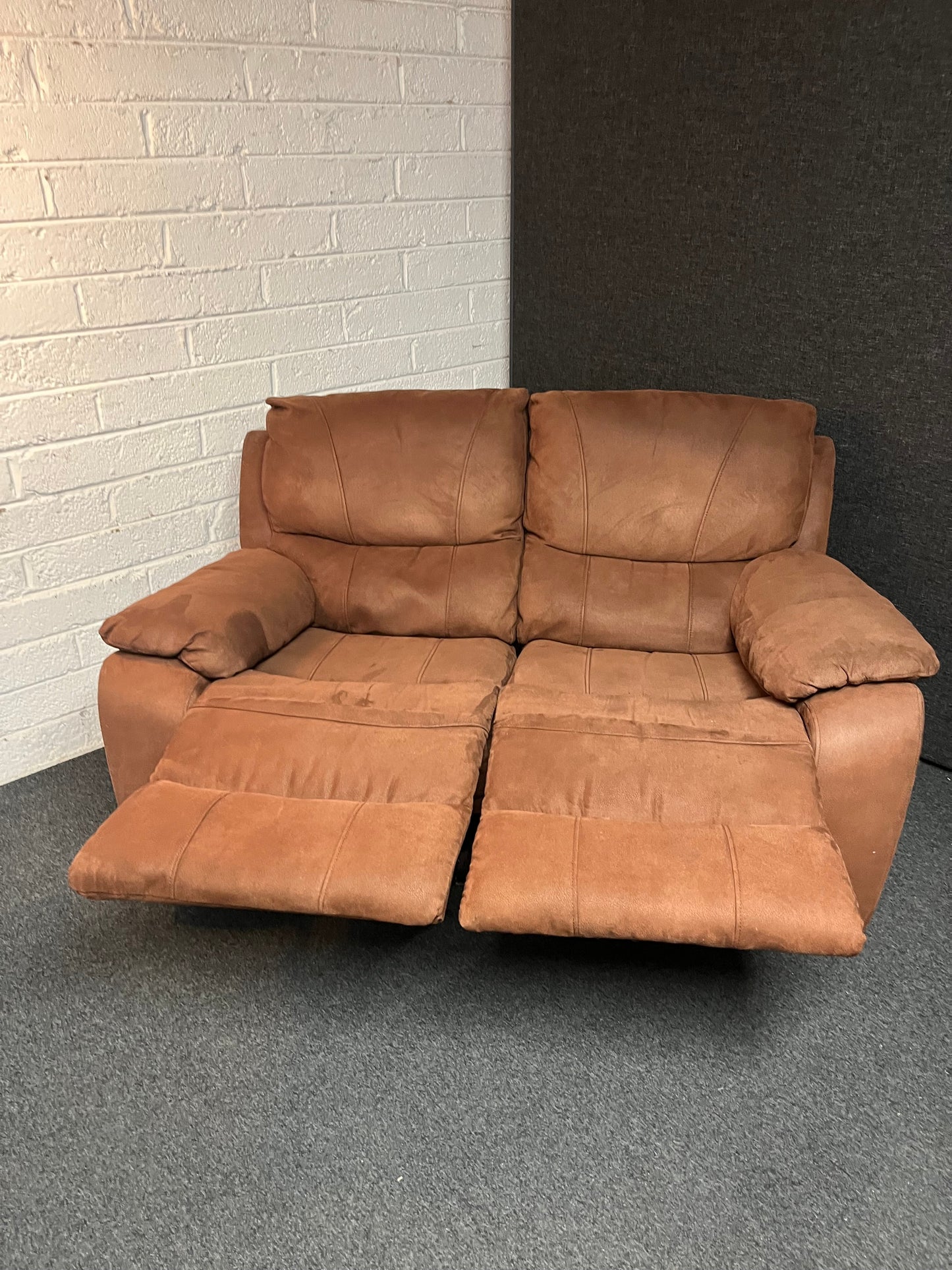 2 seater brown suede fabric recliner sofa  2225