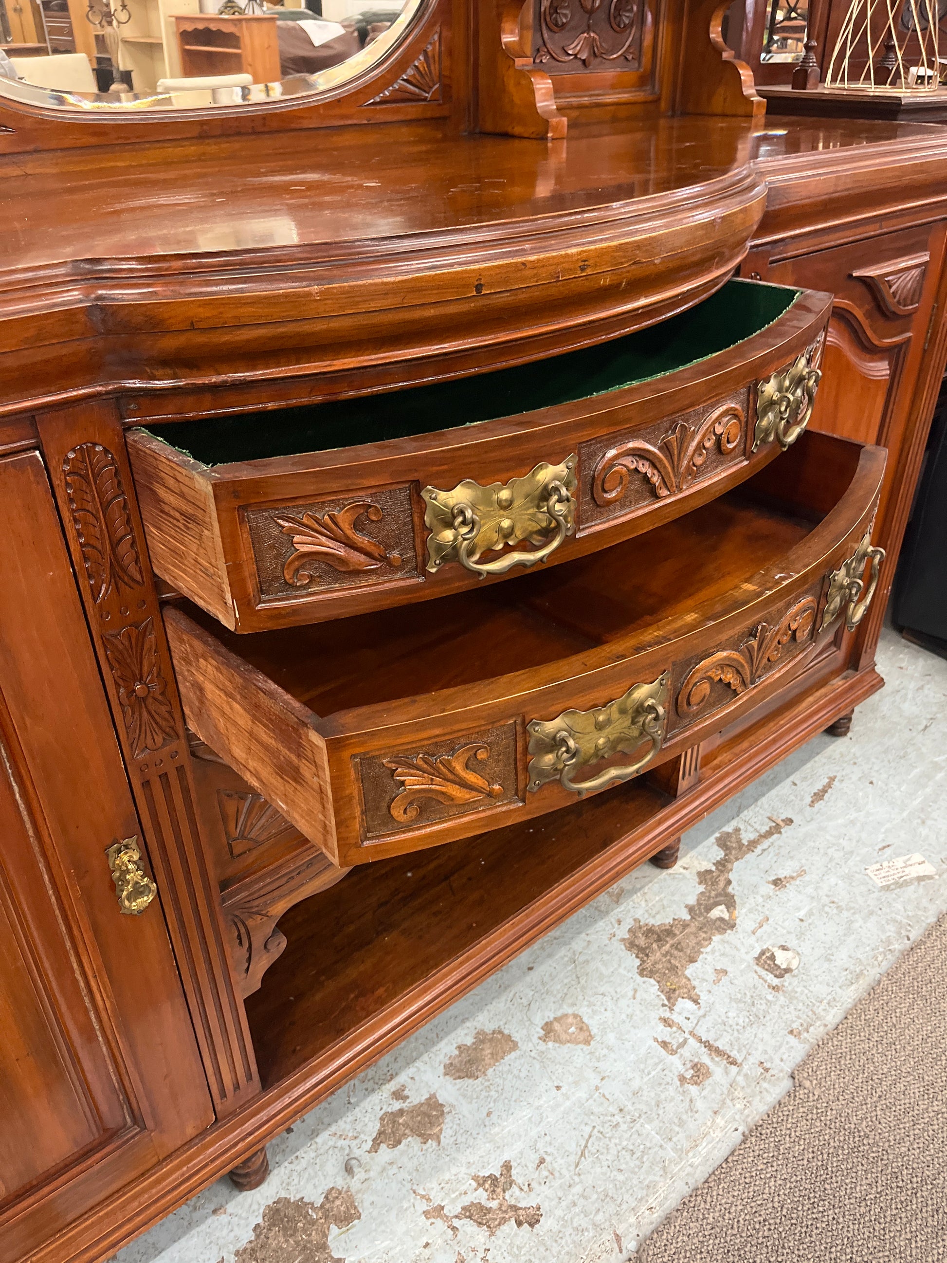 Large antique bow fronted wooden sideboard with intricate carvings and a central mirror display (H 259 x W 183 x D 60 cm) 3126