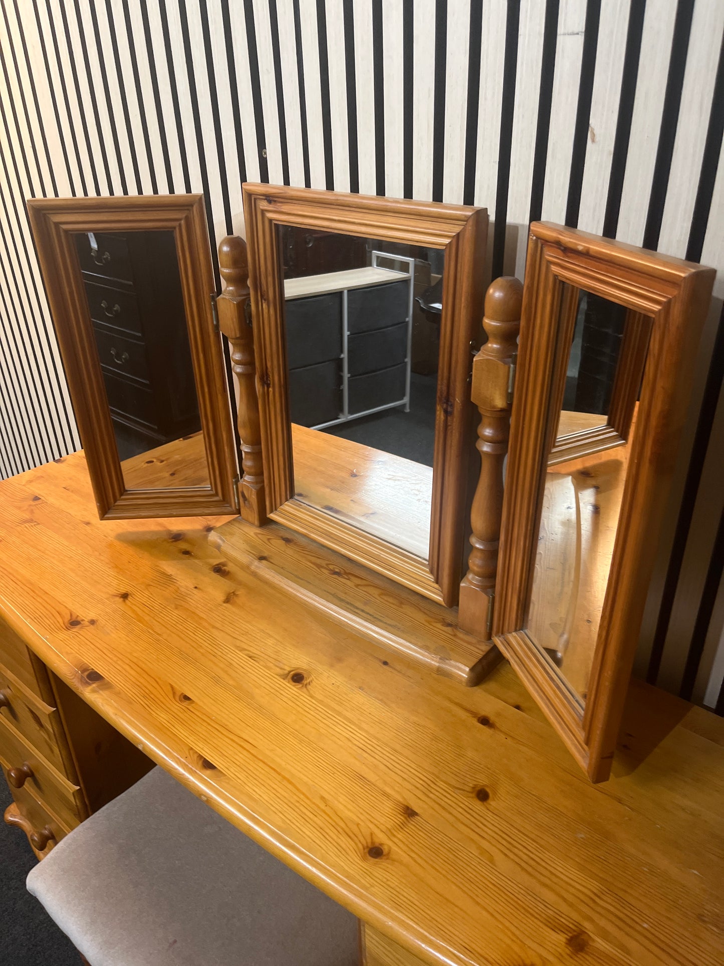8 drawer solid Pine dressing table table with matching stool and mirror (H 79 x W 140 x D 43 cm) 43790