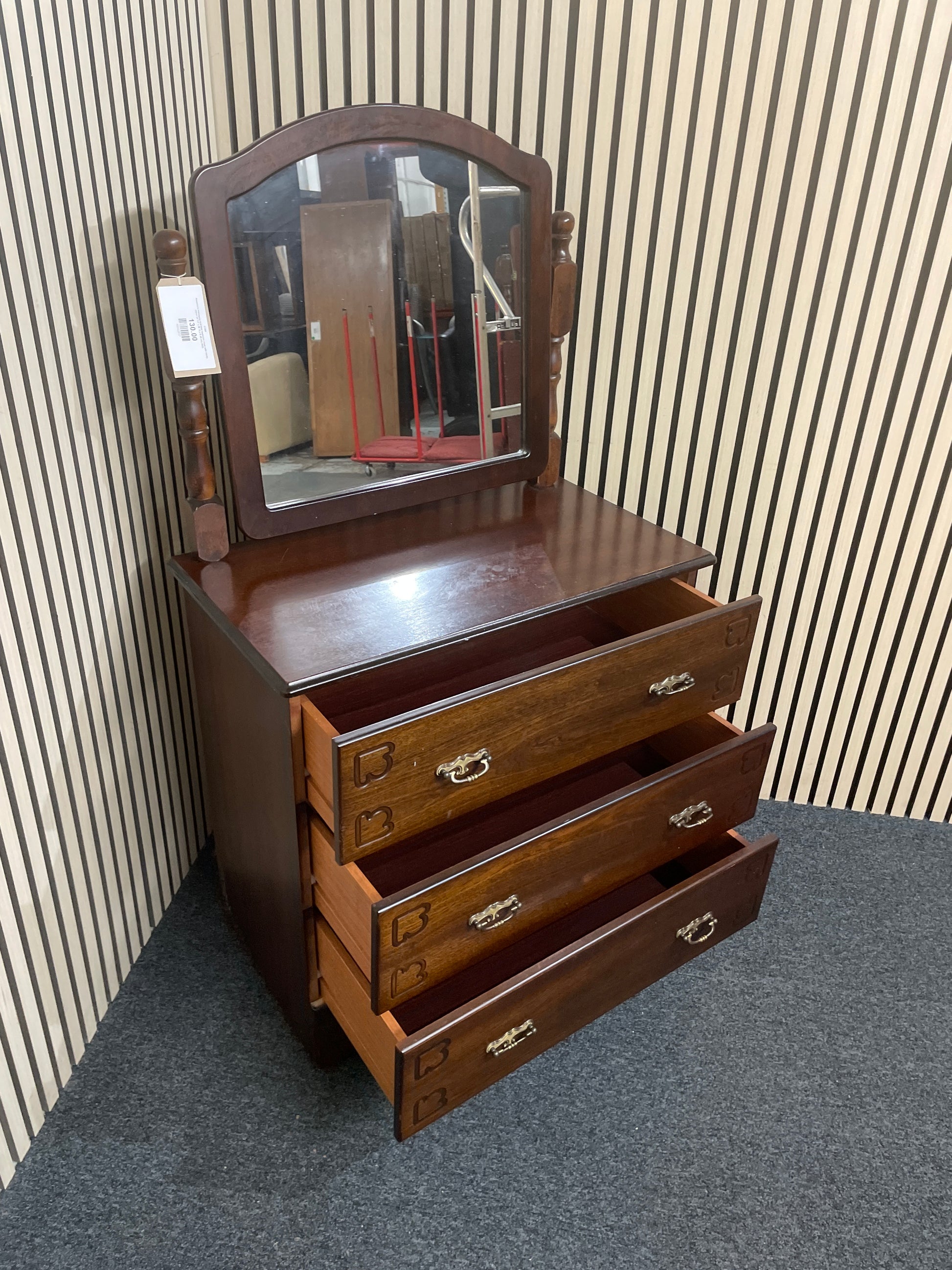 Rossmore mahogany 4 drawer bedroom chest with vanity mirror (H 137 x W 74 x D 40 cm) 2425