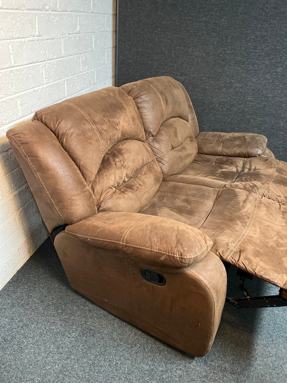2 seater brown suede fabric recliner sofa 3225