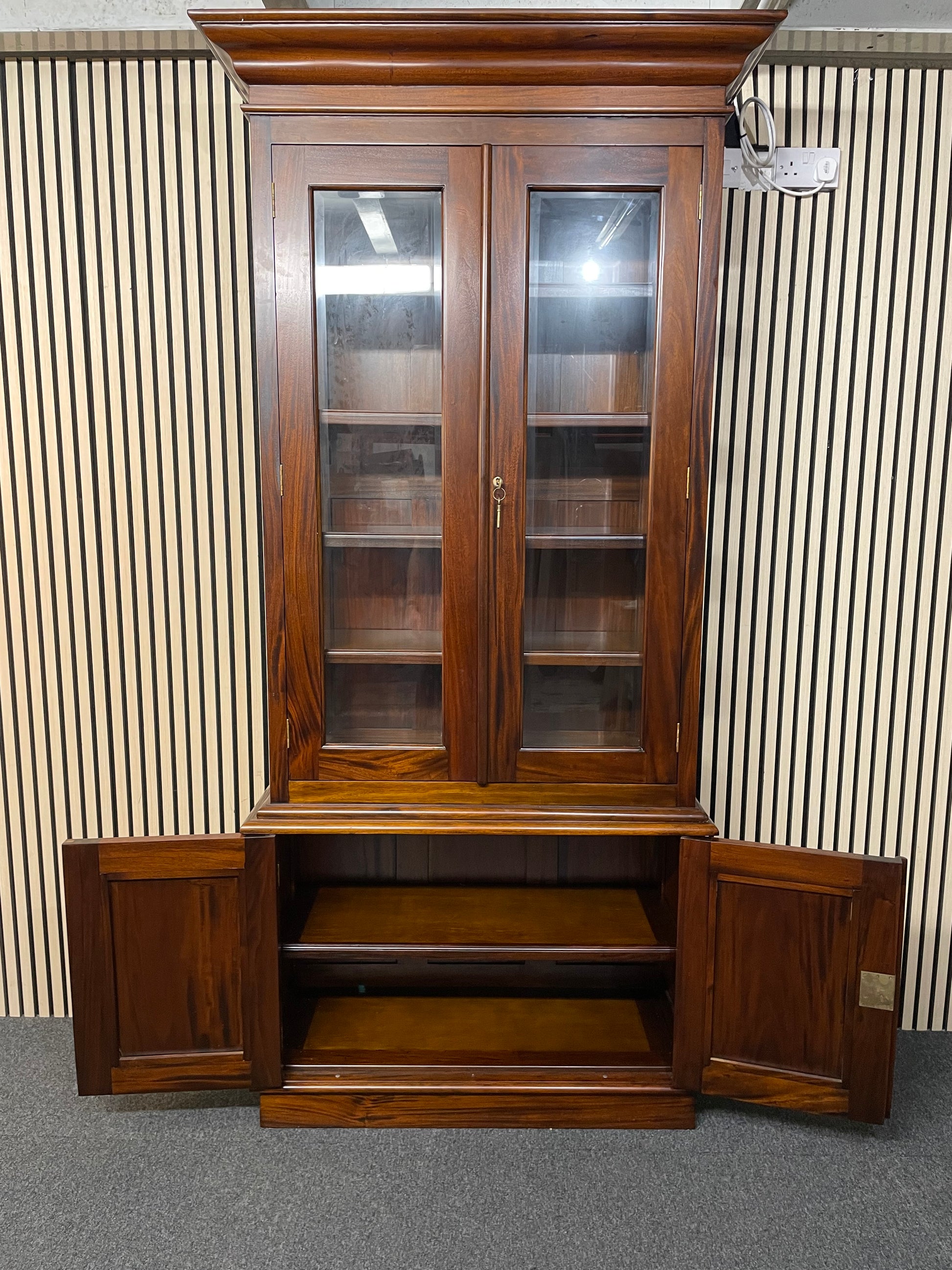 Solid modern mahogany 2 glass door 2 base door display unit with internal shelves (H 230 x W 130 x D 46 cm) 4225