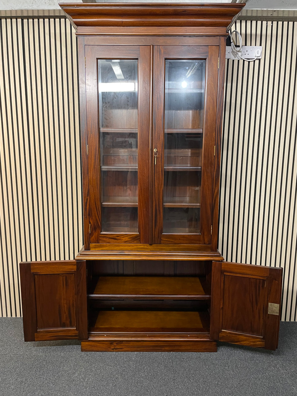 Solid modern mahogany 2 glass door 2 base door display unit with internal shelves (H 230 x W 130 x D 46 cm) 4225