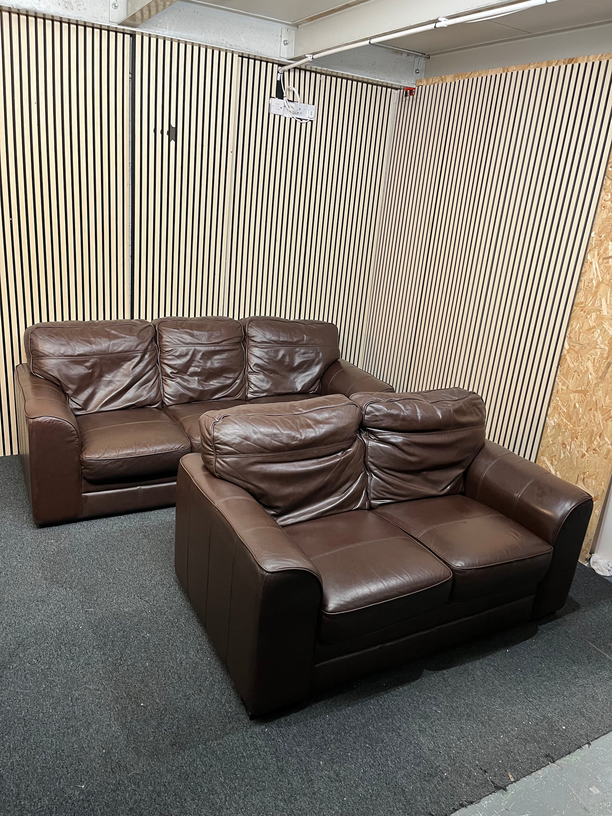 Real Leather Brown 3+2 Sofa Spotless Condition  1126