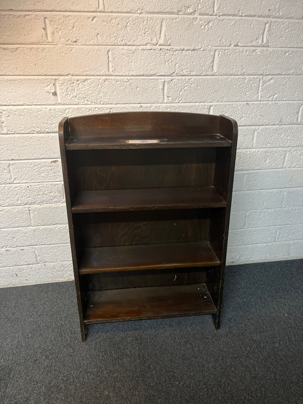 Retro stained wood bookcase (H 920 x W 520 x D 280 mm) 2225
