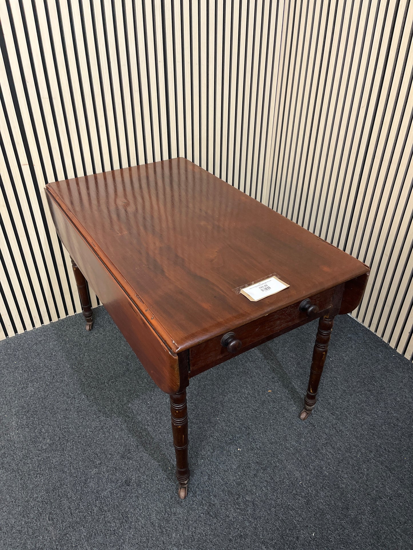 Antique drop leaf mahogany breakfast table with drawer (L 61 - 105 x W 109 cm) 2425