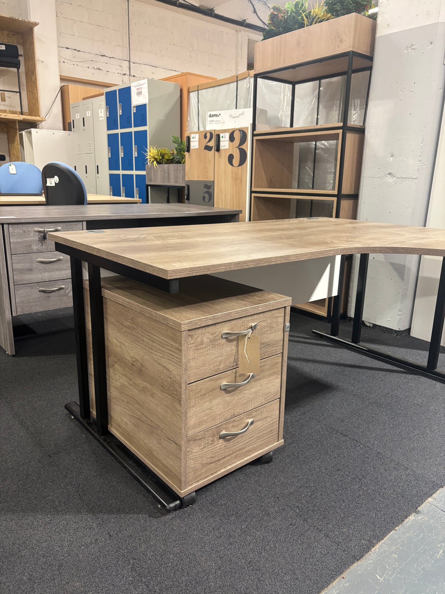 Nebraskan Oak radial desk (Various sizes available)