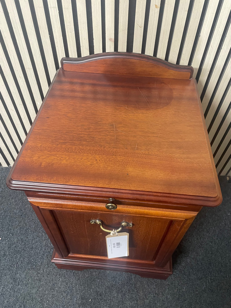 Ornate mahogany 1 door 1 drawer bedside locker  44642