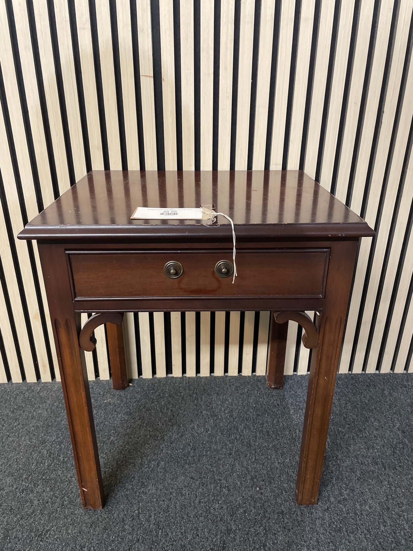 Mahogany framed 1 drawer bedside locker (H 60 x W 50 x D 42 cm) 2425