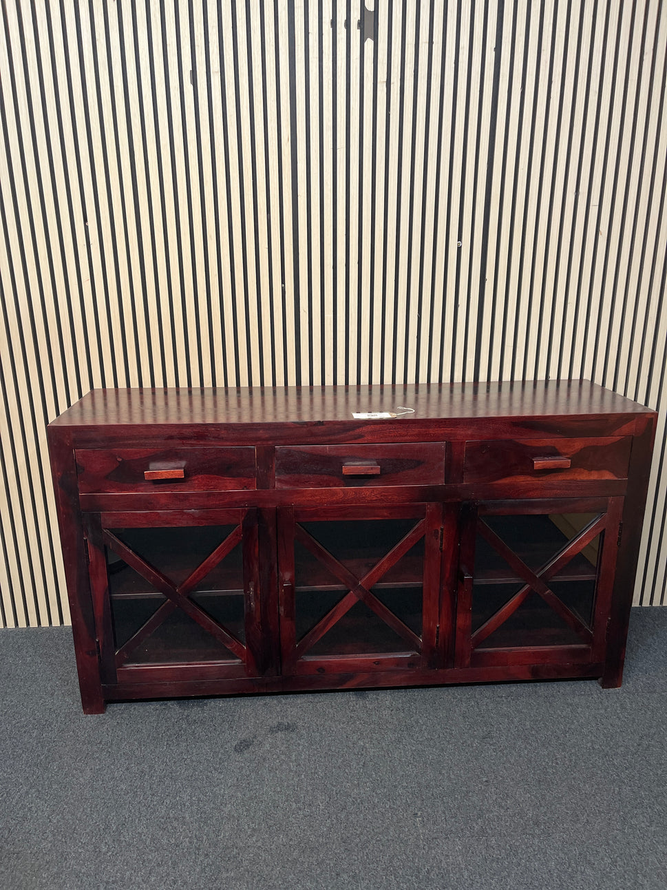 Large stained cherry wood 3 glass door 3 drawer sideboard (H 90 x W 155 x D 46 cm) 43632