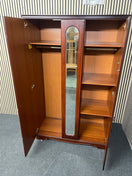 Large mahogany 2 door mirrored wardrobe (H 194 x W 122 x D 56 cm)  44525