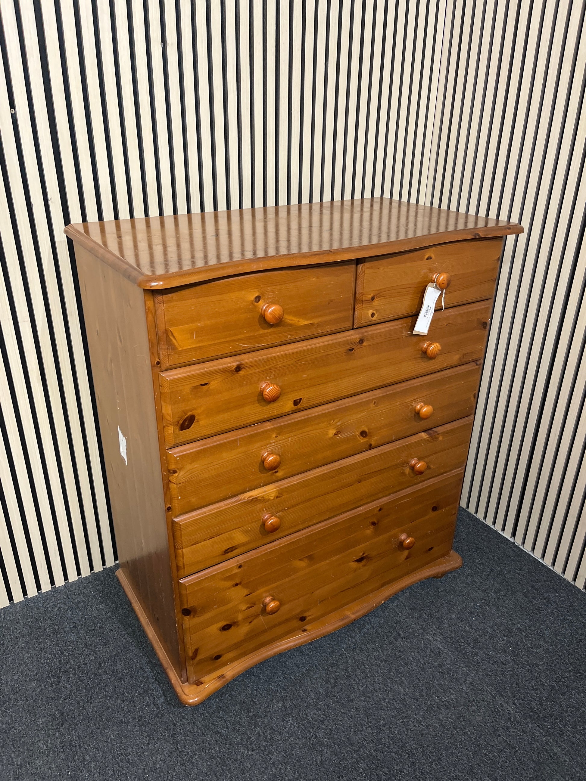 Tall solid pine 4+2 chest of drawers (H 111 x W 95 x D 53 cm) 3325