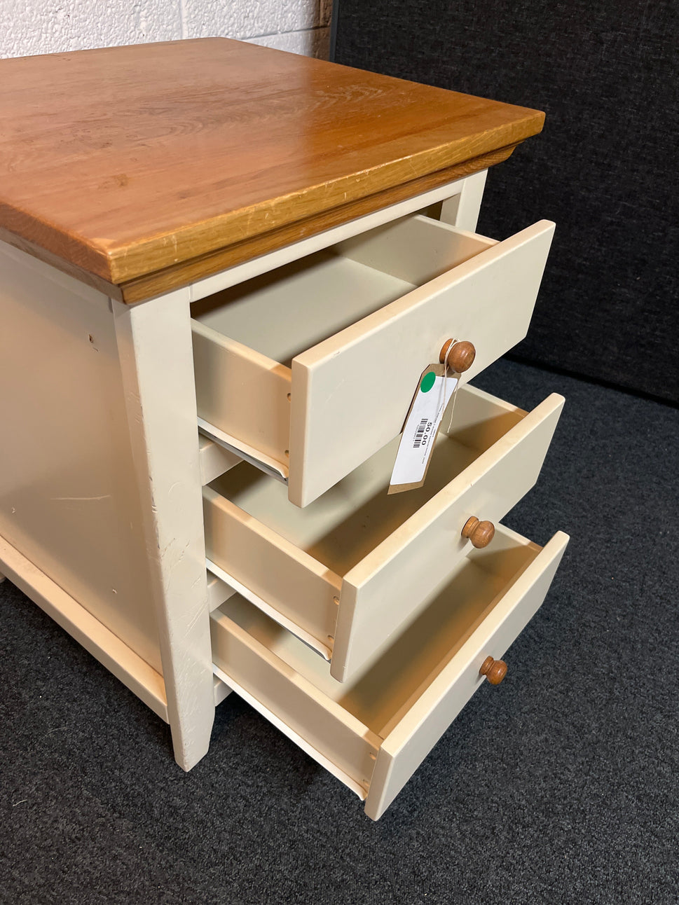 Cream and oak 3 drawer bedside locker  2225