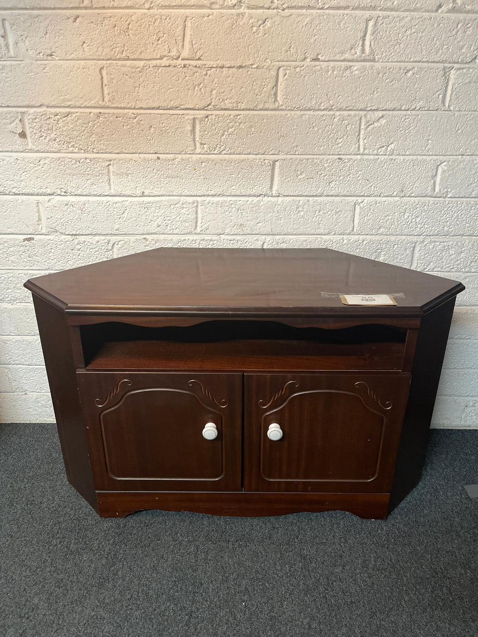 Low mahogany 2 door corner TV unit  2225
