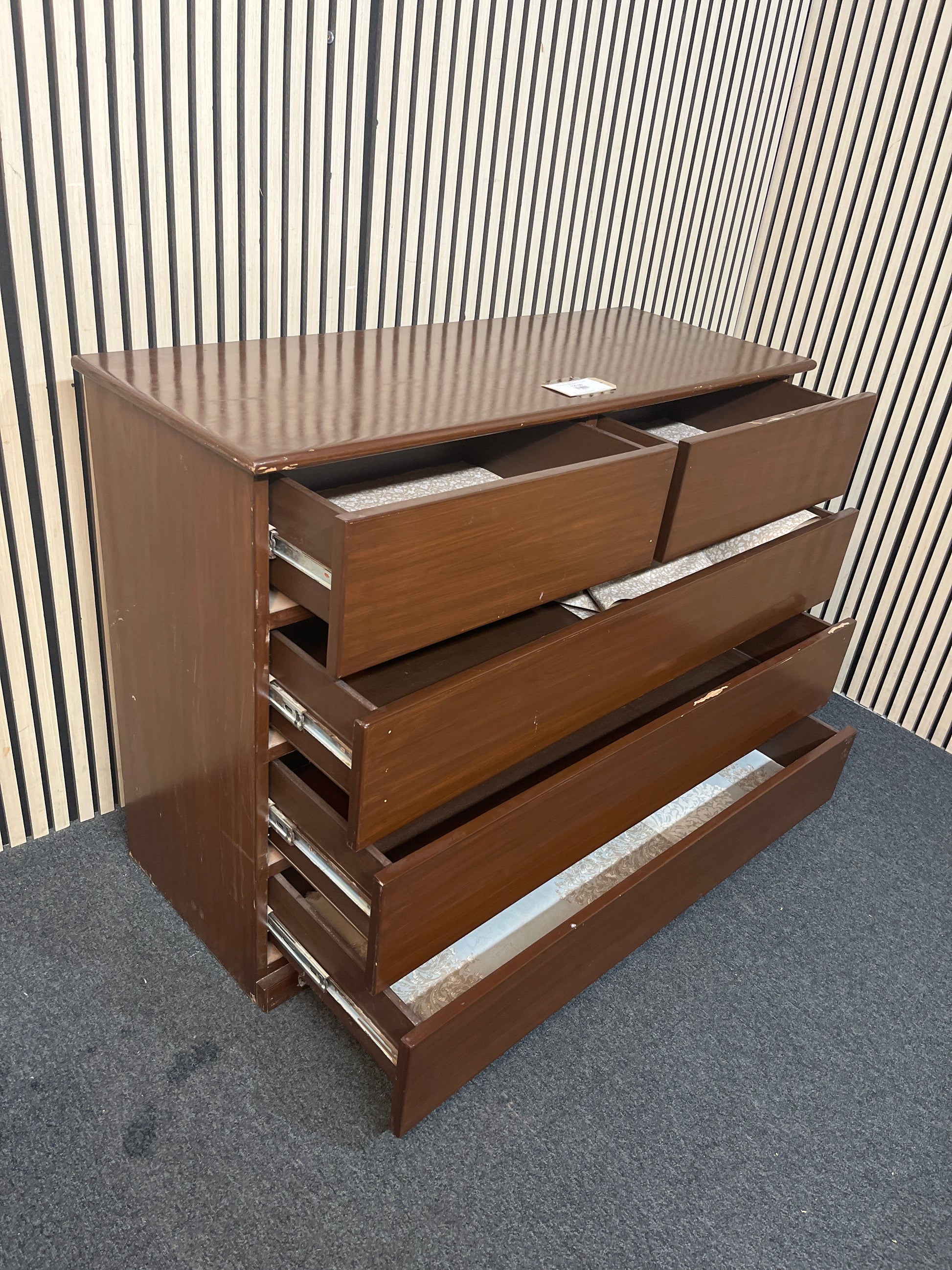 Large mahogany 3+2 chest of drawers (H 92 x W 123 x D 46 cm) 43633