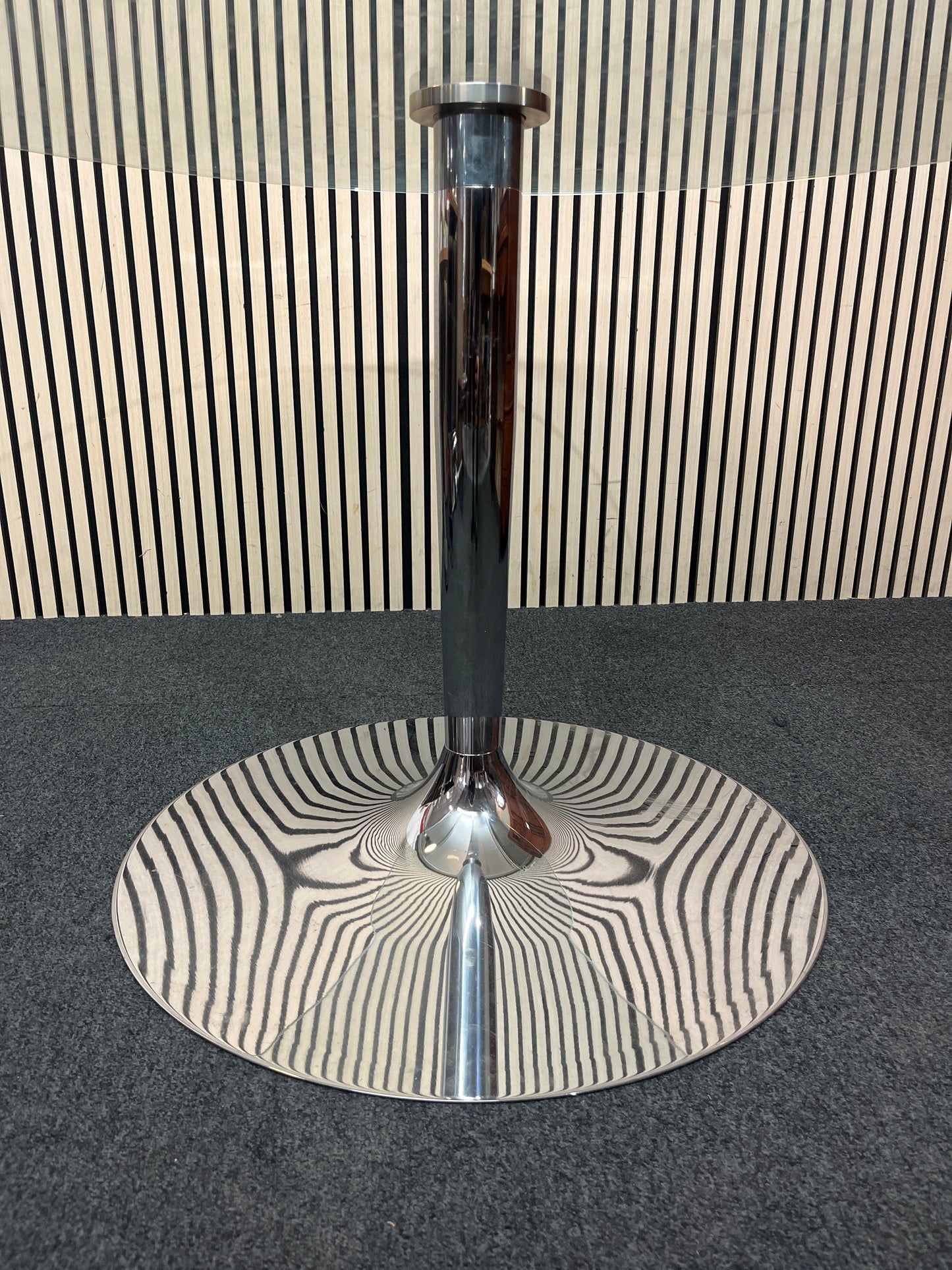Solid metal frame central base circular glass dining table (120cm dim) 3126