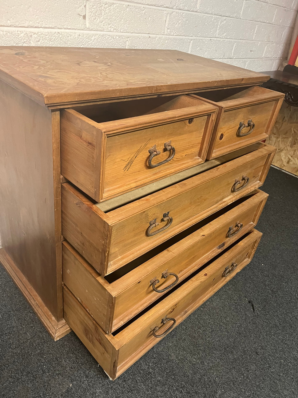 Corona waxed pine chest of drawers  (H 88 x W 103 x D 54 cm) 1325