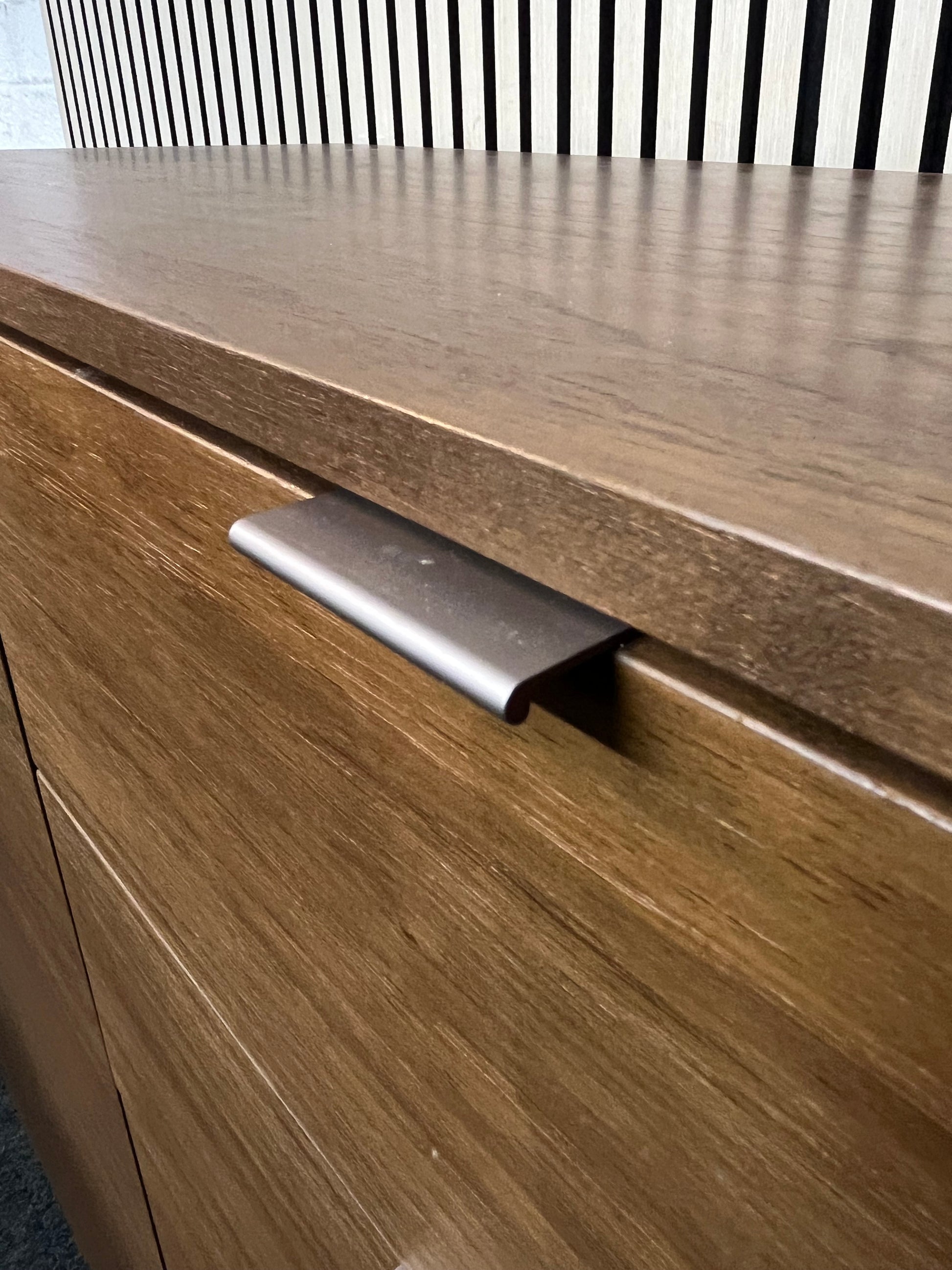 Skovby no. 942 4 door 3 drawer modern walnut sideboard (H 88 x W 195 x D 45 cm) 3126