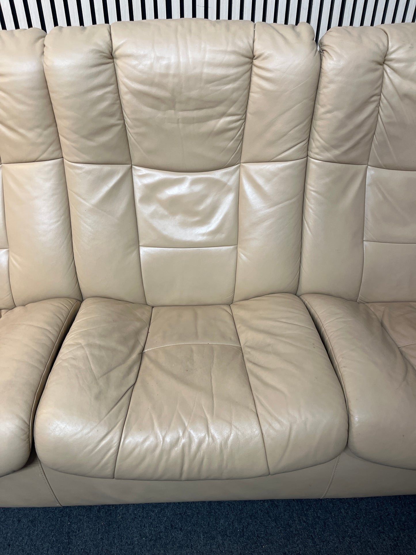 Cream leather 3 seater recliner sofa  3126