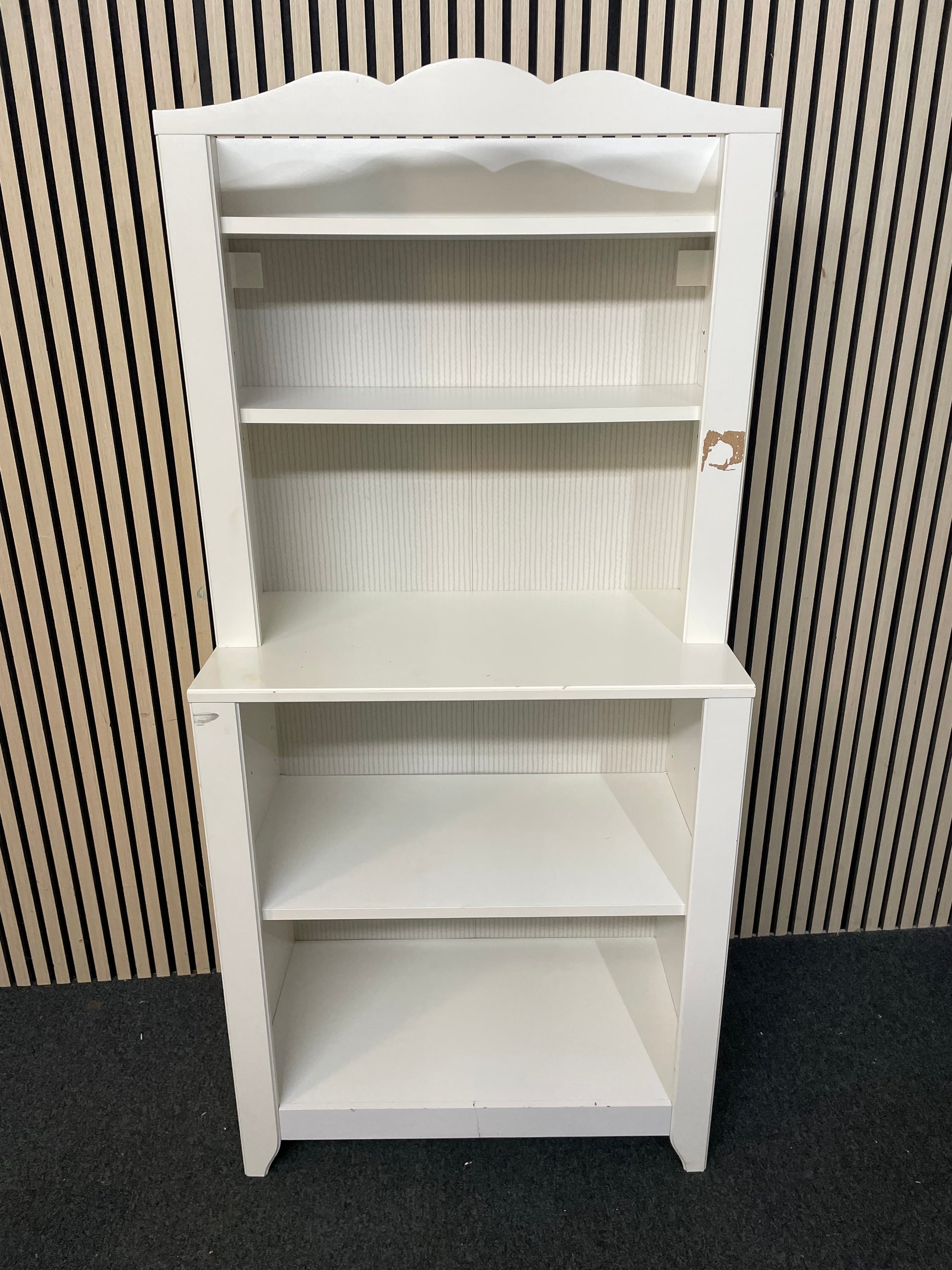 Small white laminate kitchen dresser (H 160 x W 76 x D 41 cm) 1126