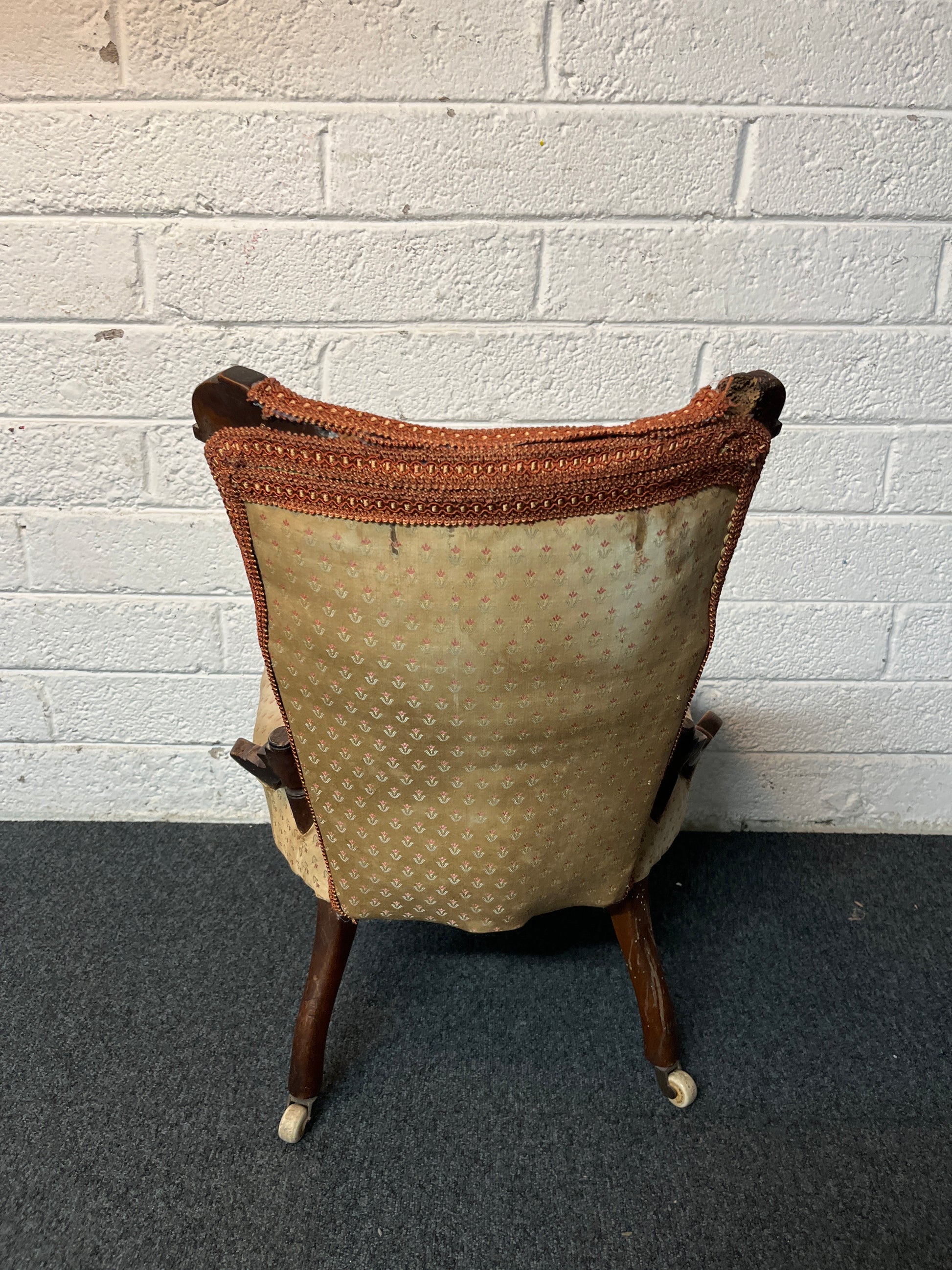 Low fabric bedroom chair on castors mixed fabric 3225