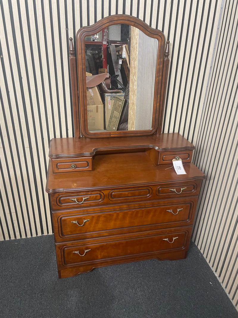 Rossmore mahogany 5 drawer chest with pivot mirror (H 86 x W 93 x D 41 cm)  44645