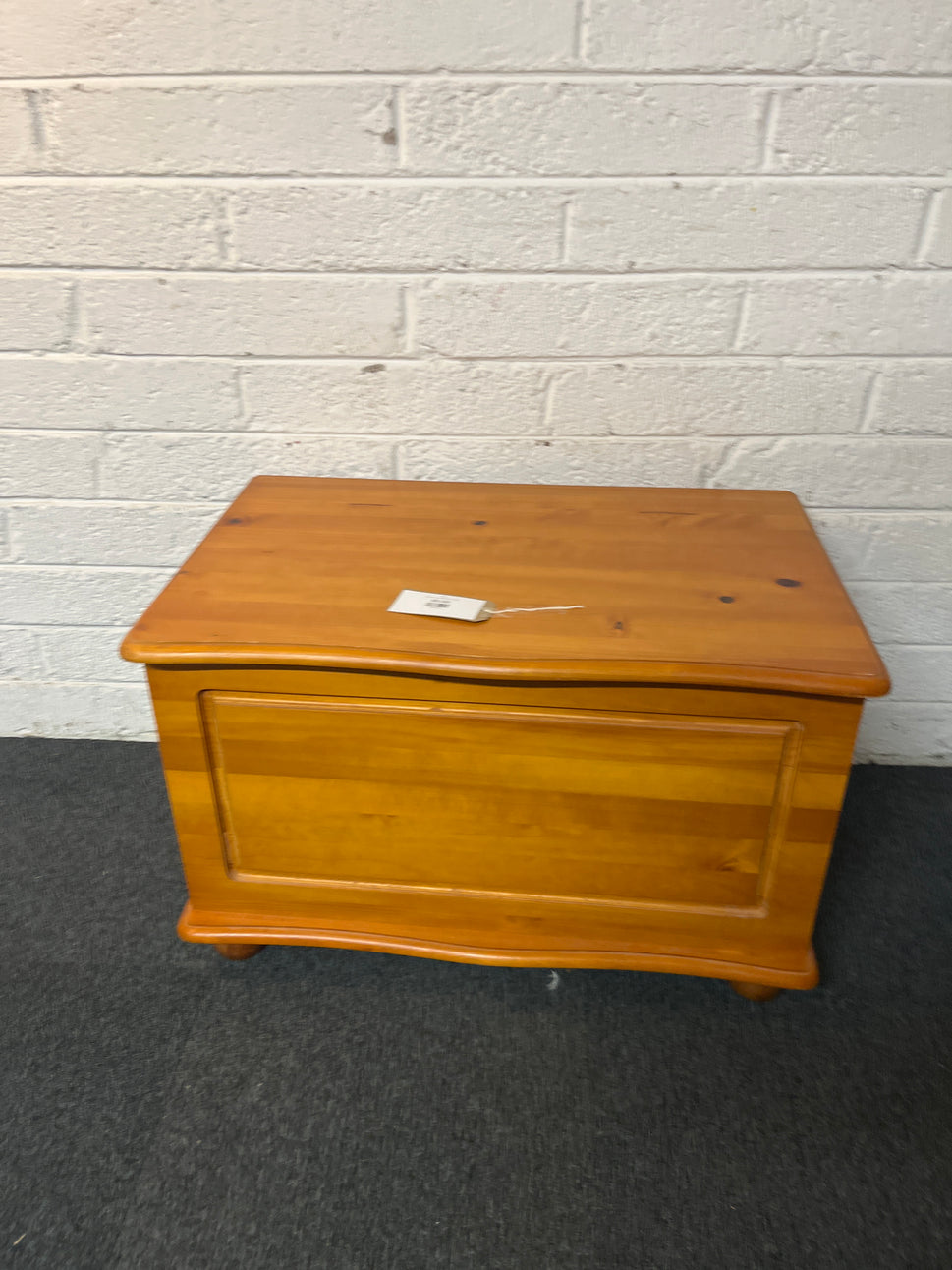 Pine top open blanket box  3225