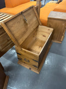 Switch Corona waxed pine blanket box  1325 2 image