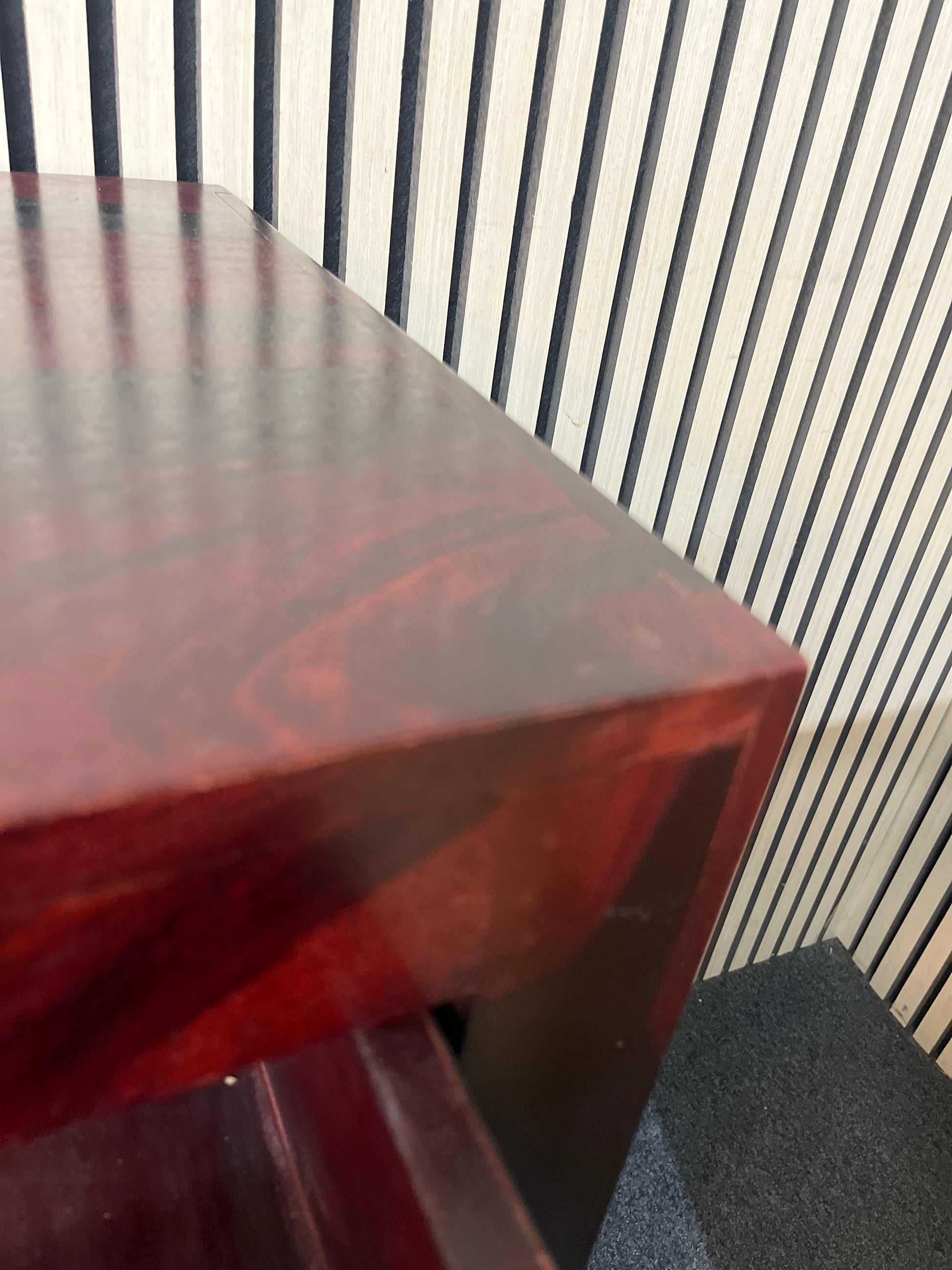 Large stained cherry wood 3 glass door 3 drawer sideboard (H 90 x W 155 x D 46 cm) 43632
