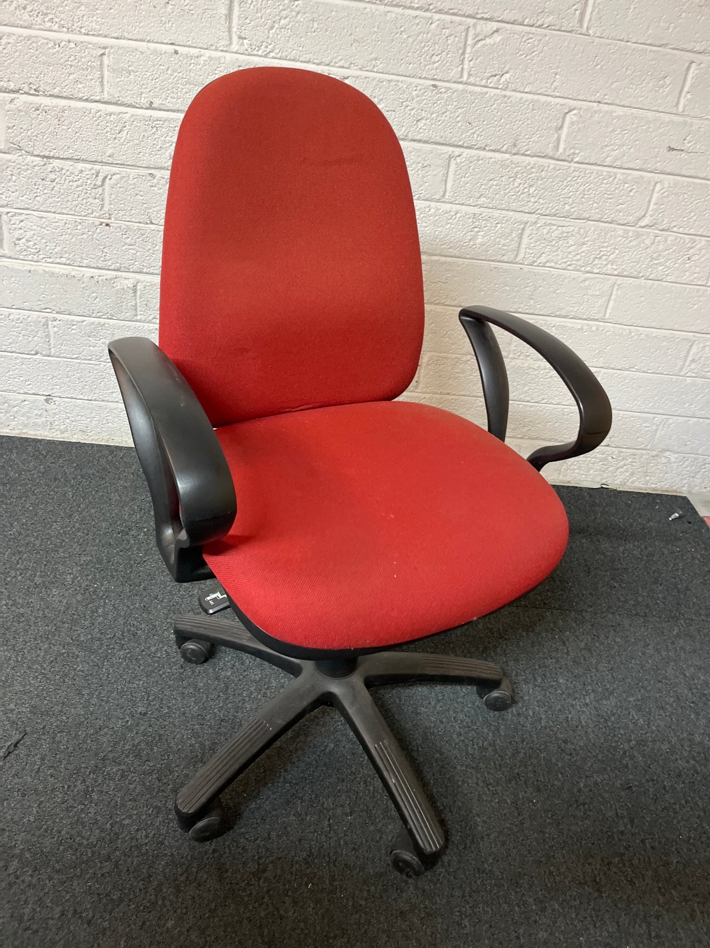 red fabric loop arm swivel chair 1325