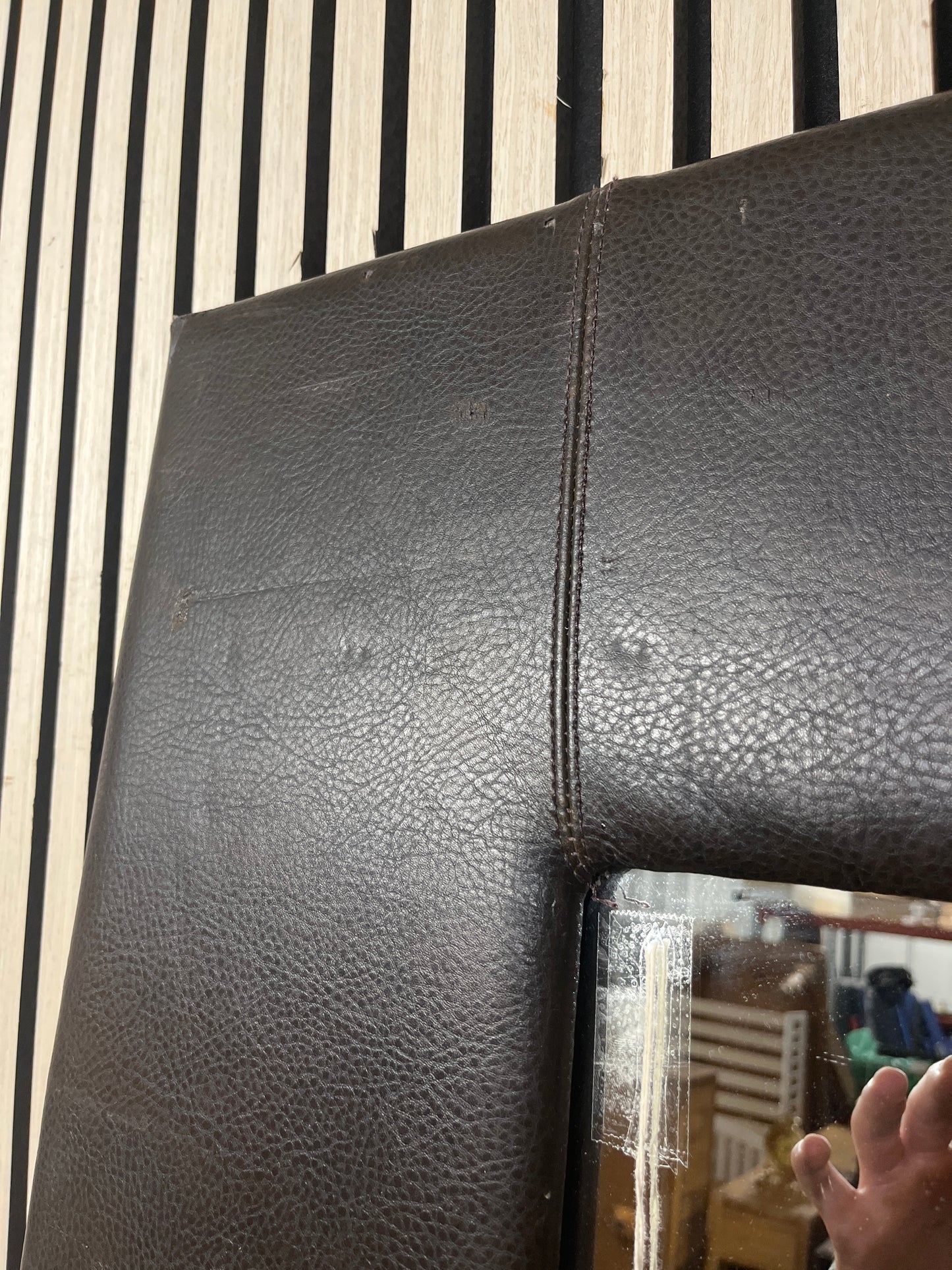 Large leather framed wall mirror (H 195 x W 100 cm) 2226