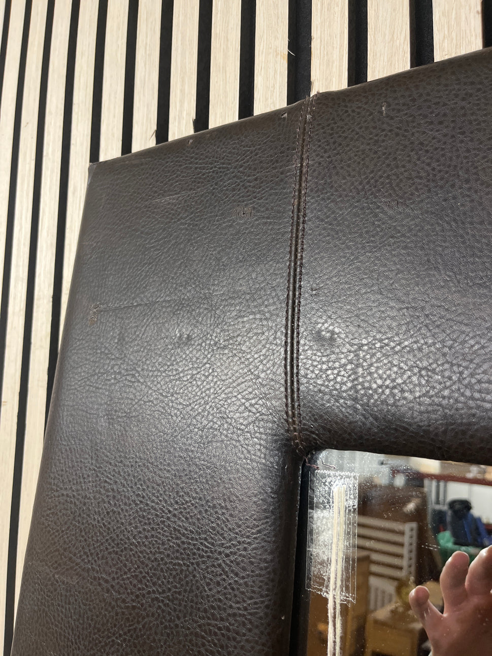 Large leather framed wall mirror (H 195 x W 100 cm) 2226
