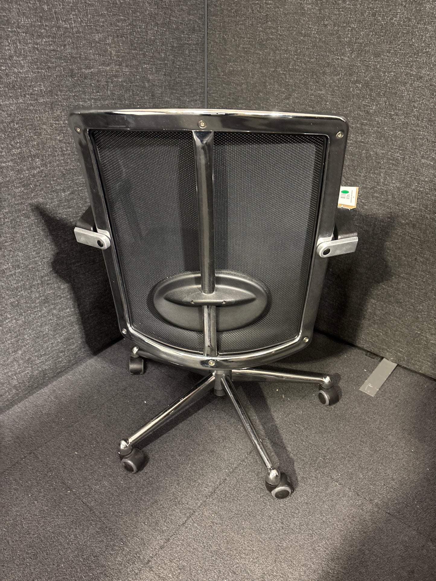 Mesh back black leather seat second hand swivel chair