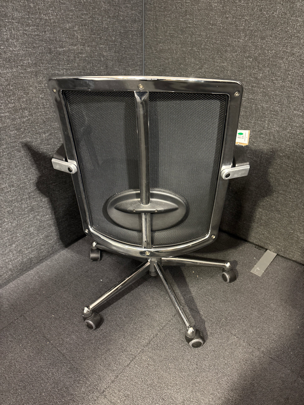 Mesh back black leather seat second hand swivel chair