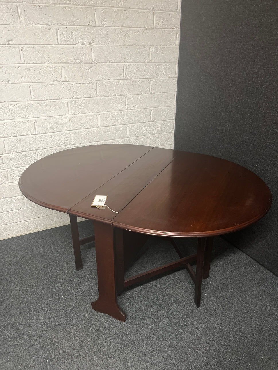Drop leaf mahogany dining table 3125