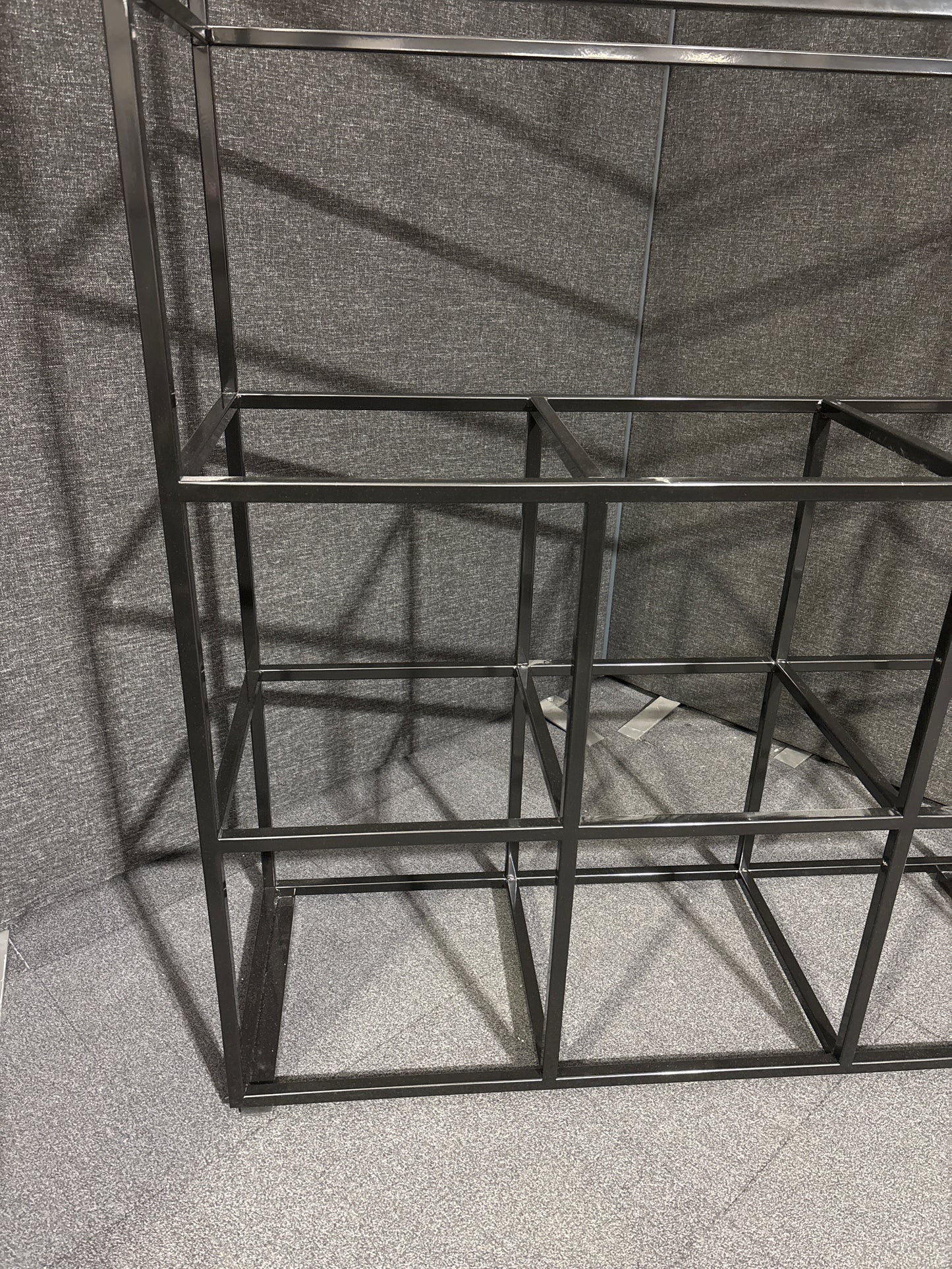 Flux modular shelving