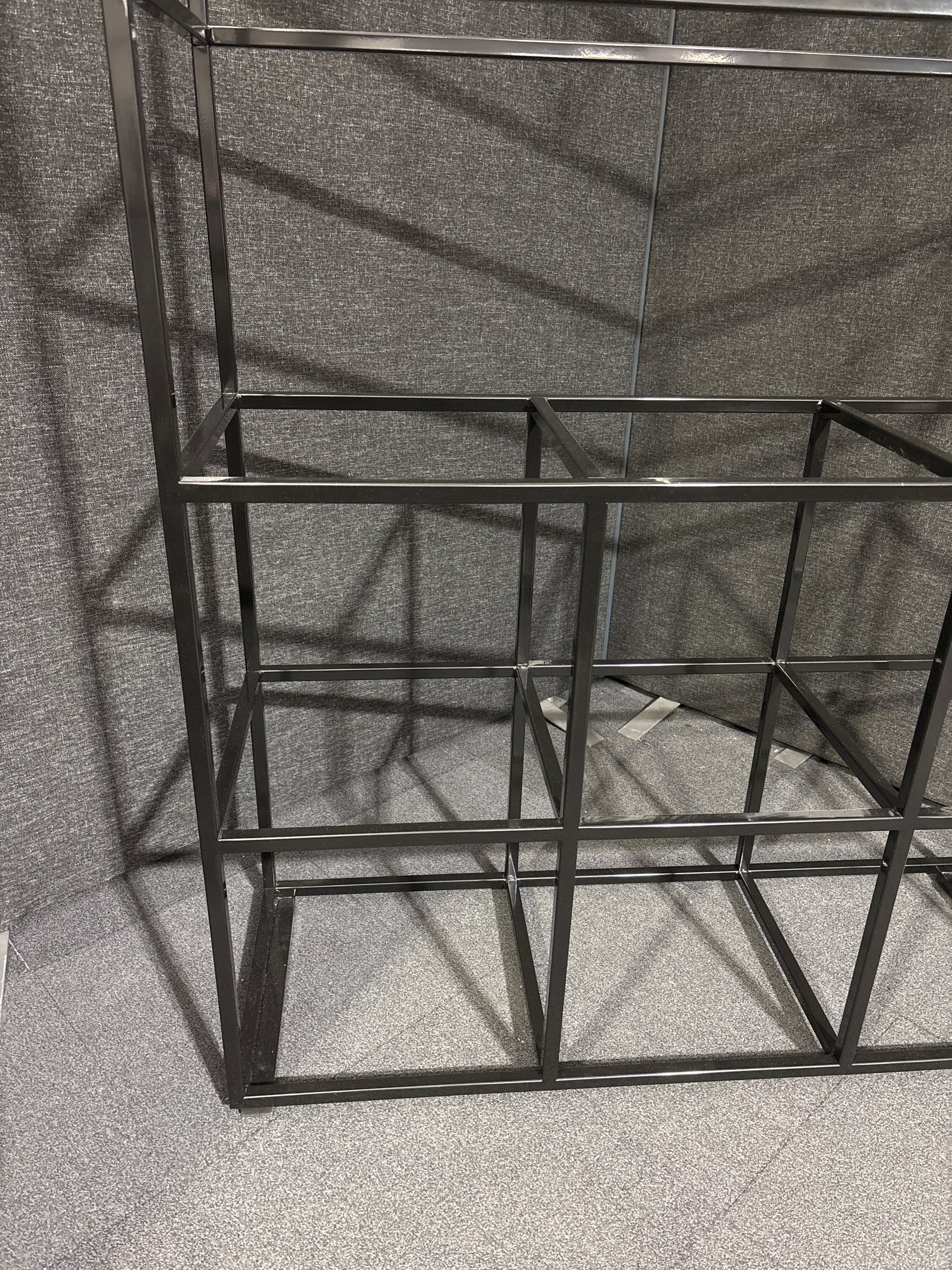 Flux modular shelving