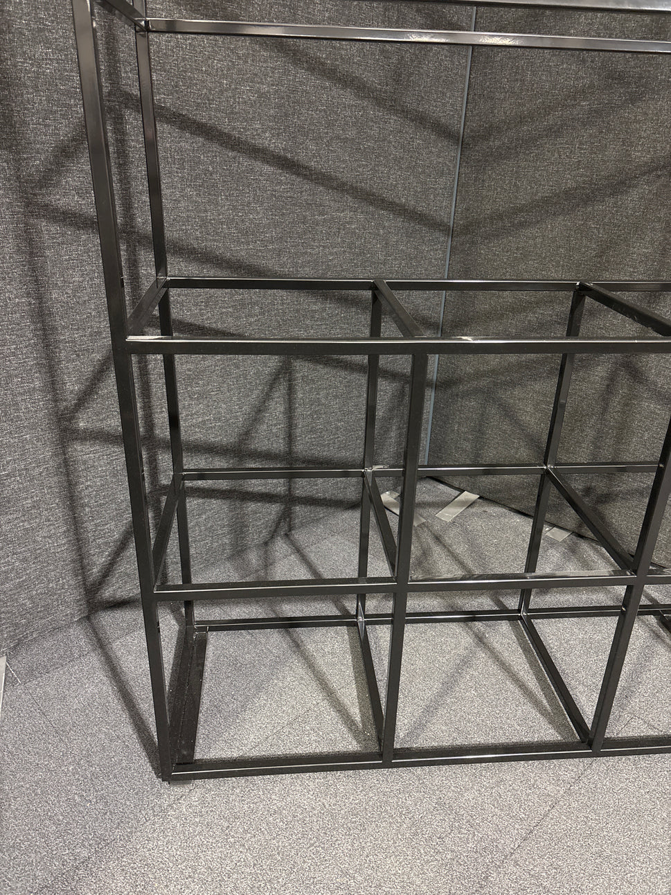 Flux modular shelving