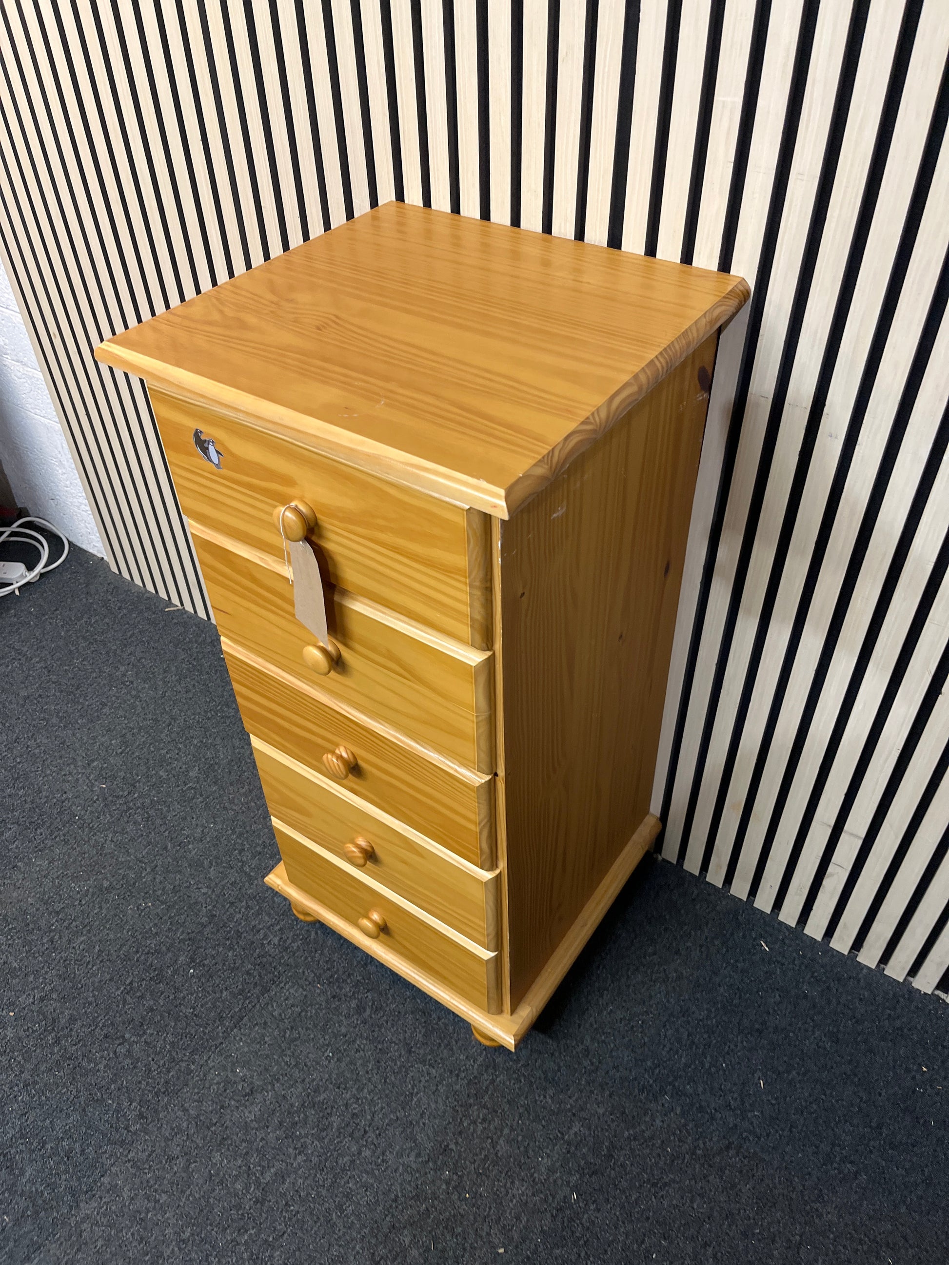 Pine 5 drawer tall boy (H 95 x W 46 x D 44 cm) 3126