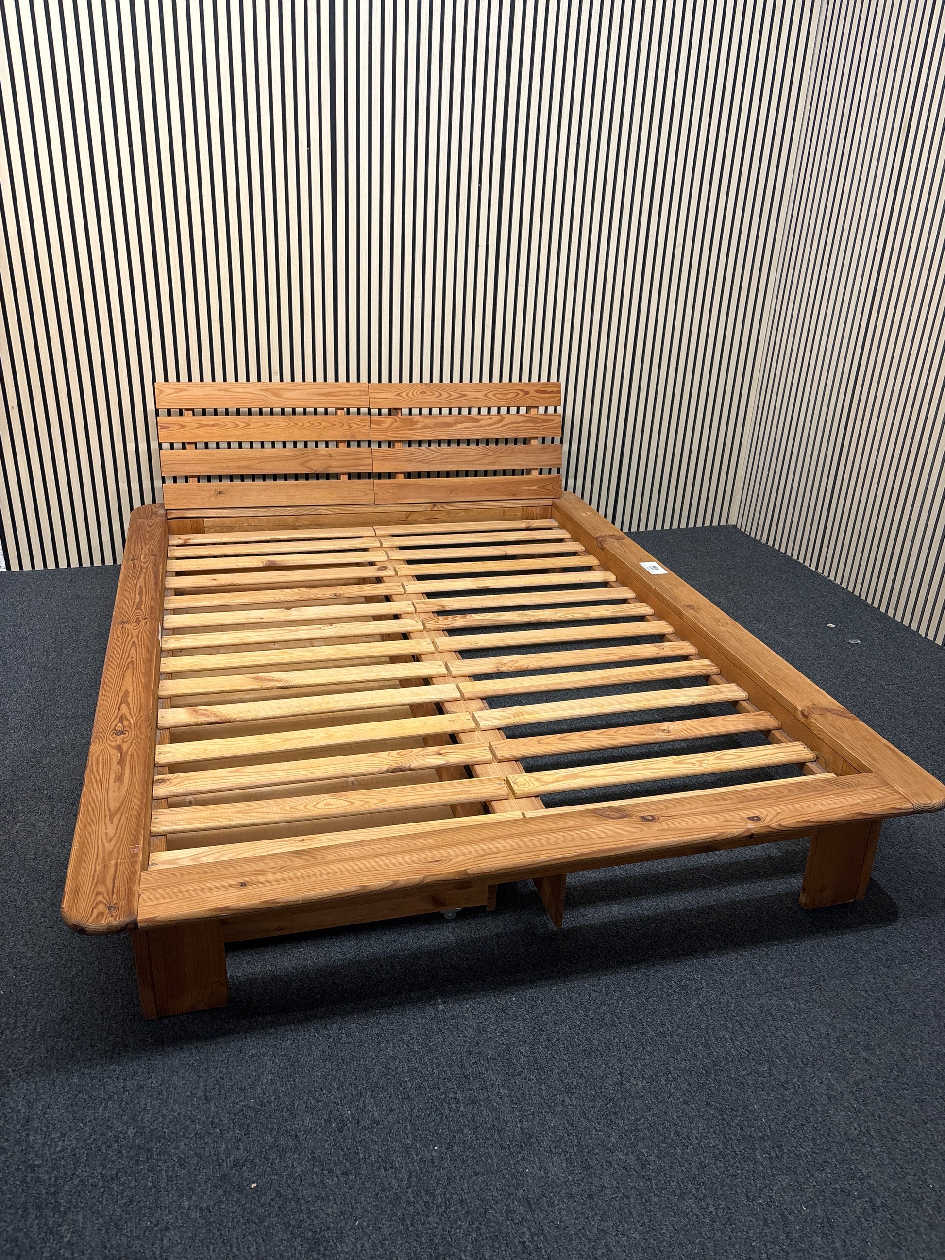 4ft 6 pine framed futon style bed frame with under bed drawers 3325