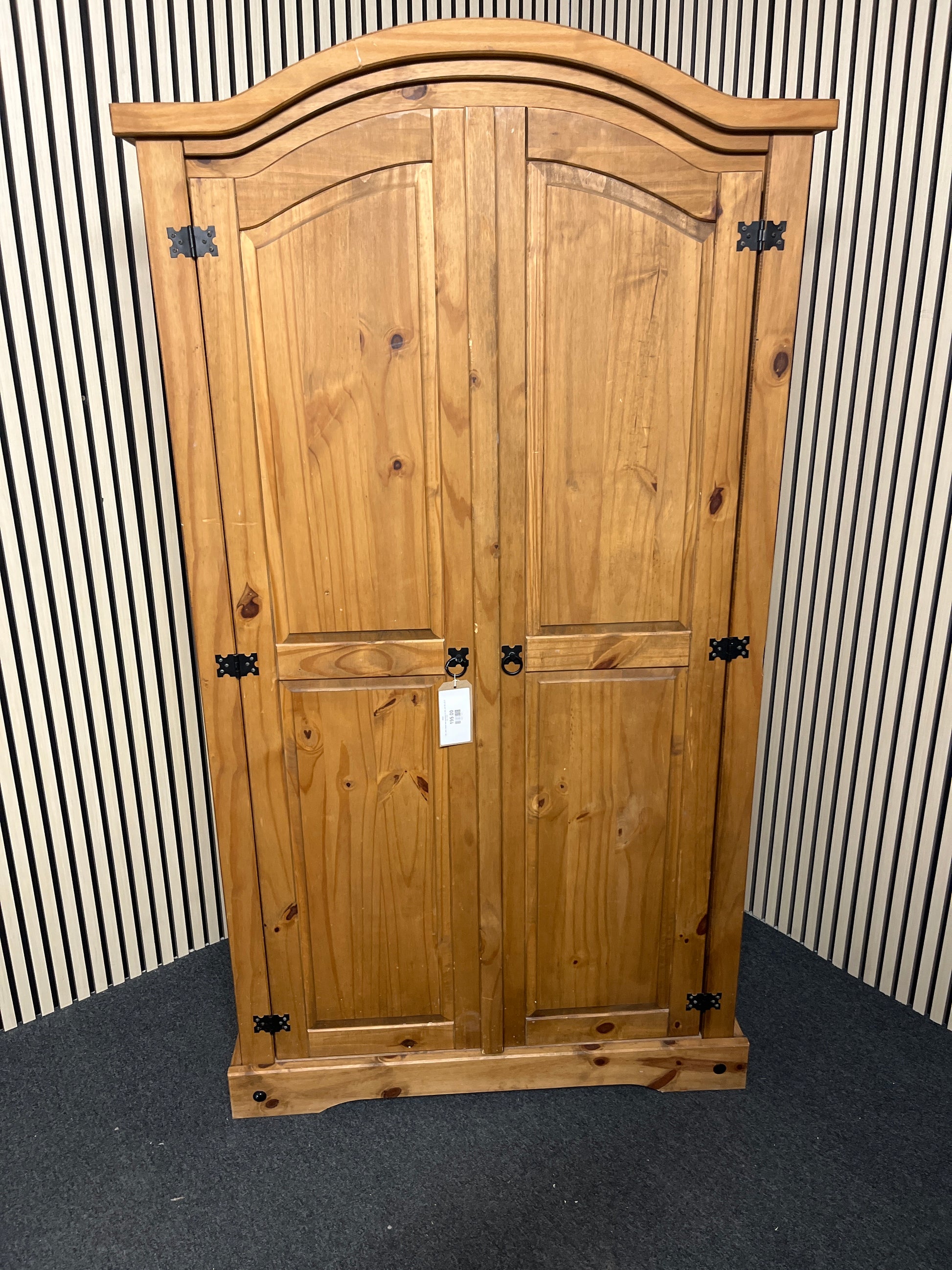 Tall 2 door waxed pine wardrobe (H 190 x W 105 x D 57 cm) 2325