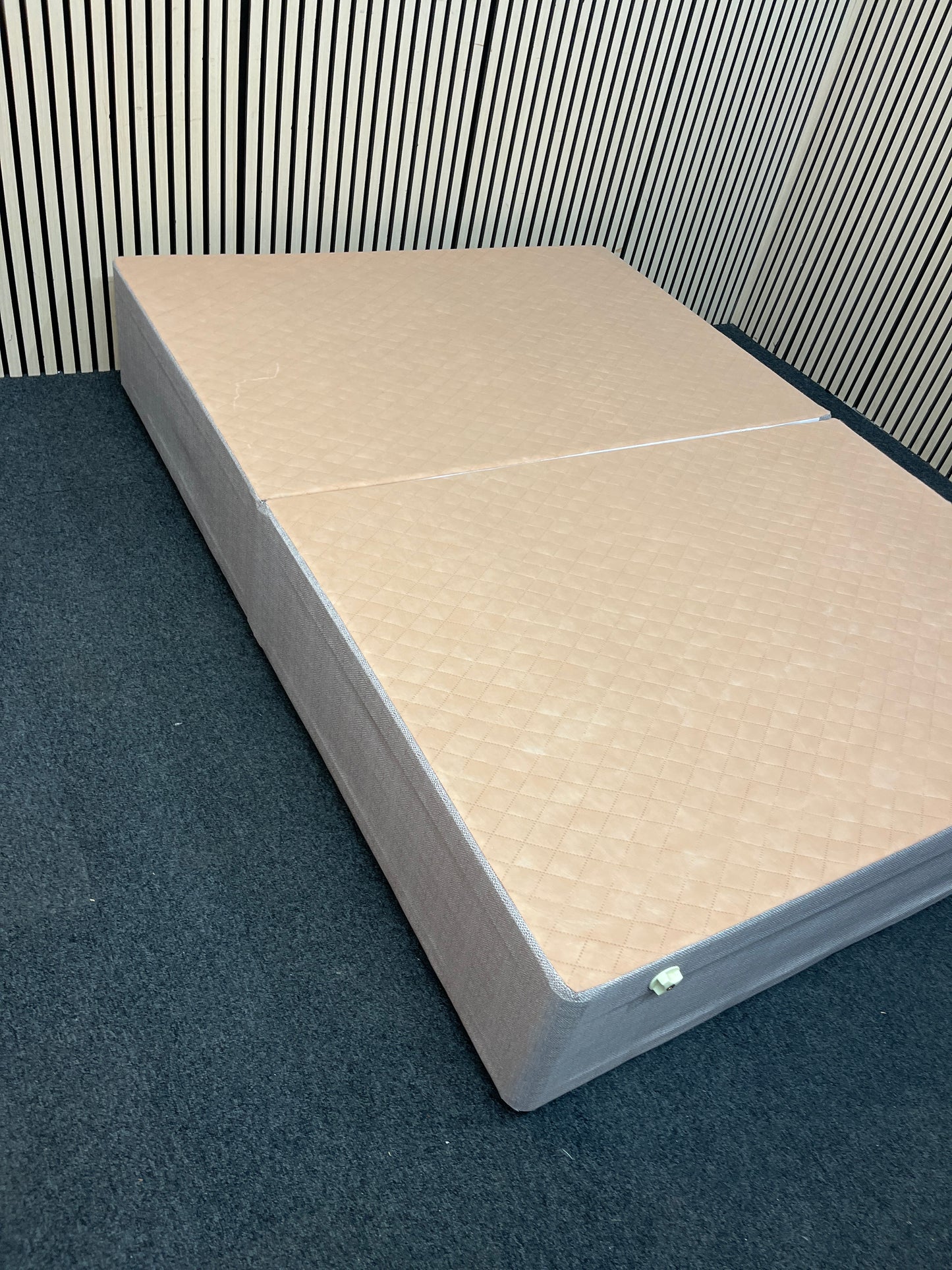 5ft grey fabric divan base (KING) 3126