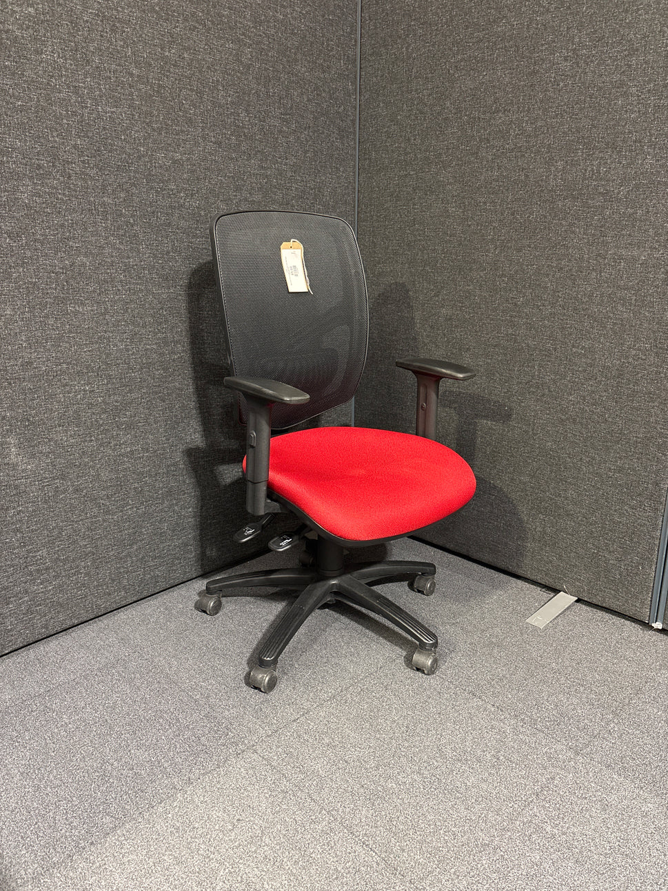 Black mesh back red fabric seat swivel chair with height adjustable arms