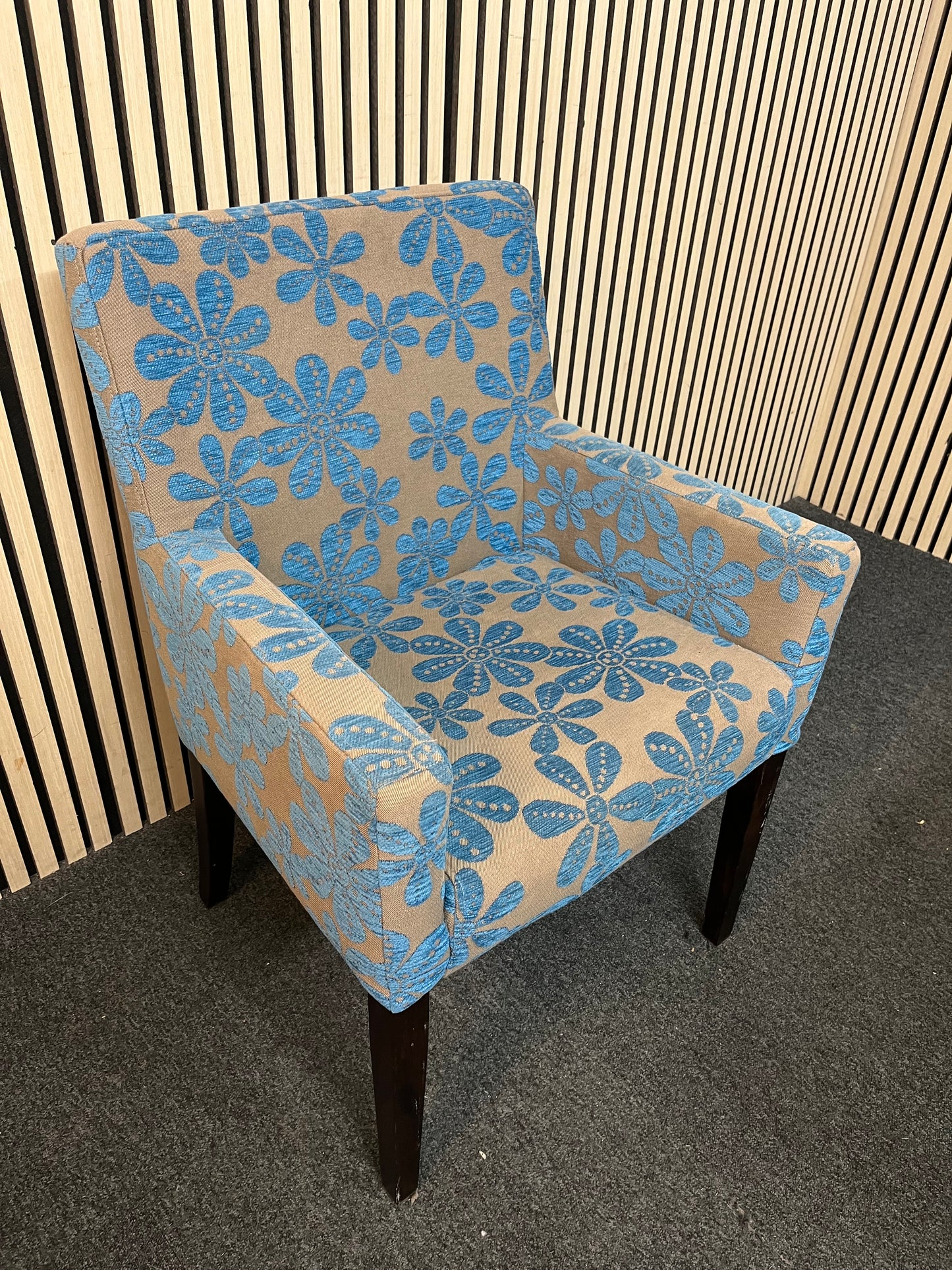 Ornate blue and gold mix fabric club chair 43361